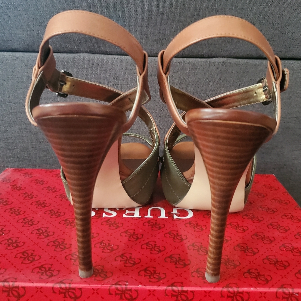 Guess Belloma Green Multi Leather Platform Sandals - Picture 5 of 11
